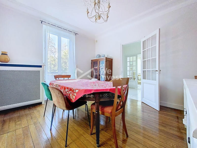 Maison - 183 m² - 10 pièces