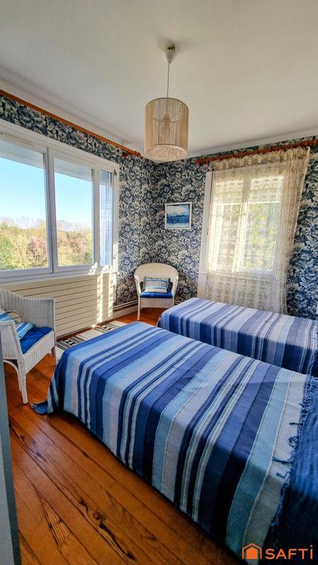 Maison - 261 m² - 10 pièces