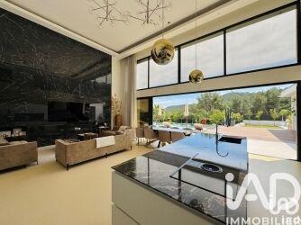 Maison - 190 m² - 7 pièces