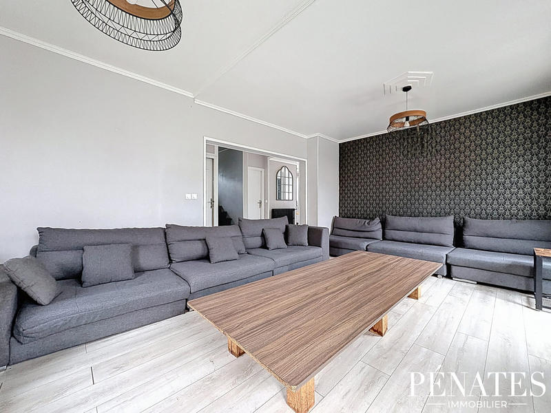 Maison - 203 m² - 10 pièces