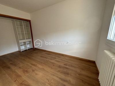 Immeuble - 142 m² - 10 pièces