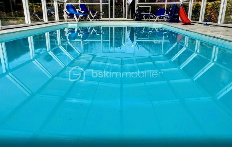 Maison - 540 m² - 14 pièces