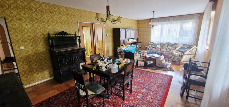 Maison traditionnelle - 230 m² - 8 pièces