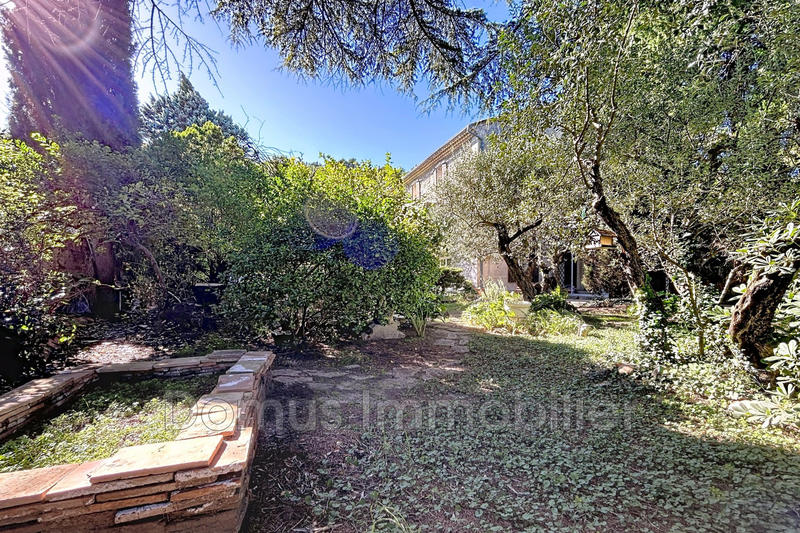 Maison - 283 m² - 11 pièces