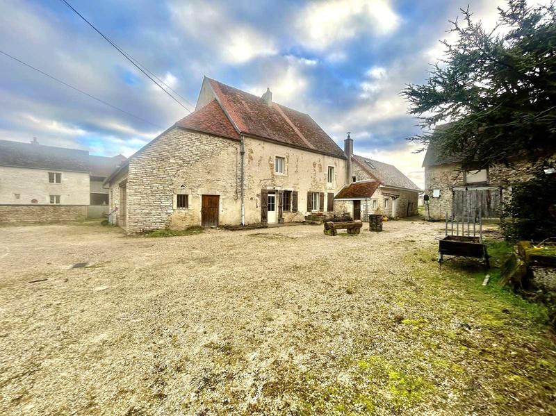 Maison traditionnelle - 220 m² - 10 pièces