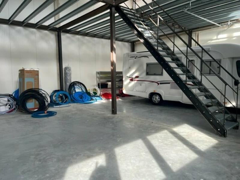 Local d'activité / Entrepôt - 126 m²