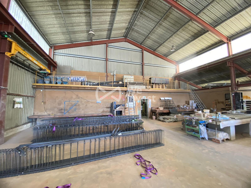 Local commercial - 840 m²