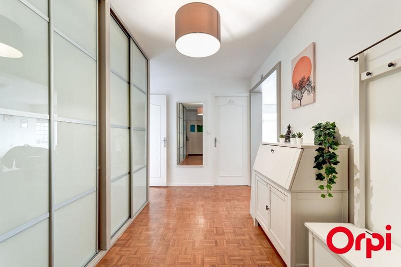 Appartement - 101 m² - 5 pièces