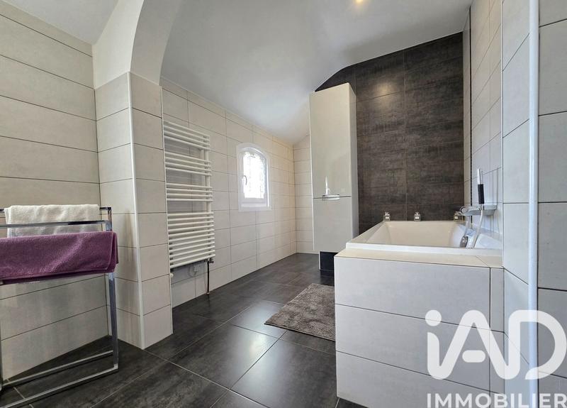 Maison de maîtres - 160 m² - 8 pièces