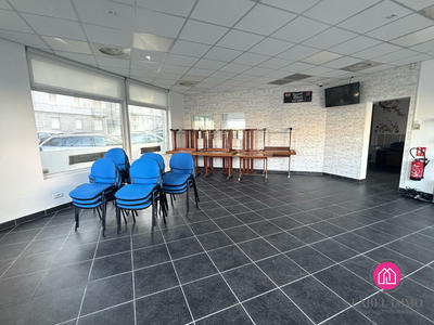 Local commercial - 196 m² - 8 pièces