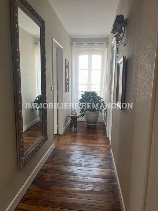 Demeure - 235 m² - 8 pièces