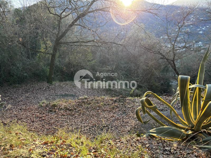 Terrain constructible - 2 454 m²