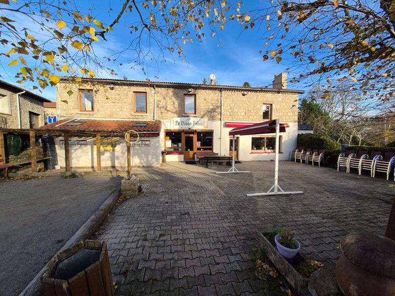 Maison - 280 m² - 6 pièces