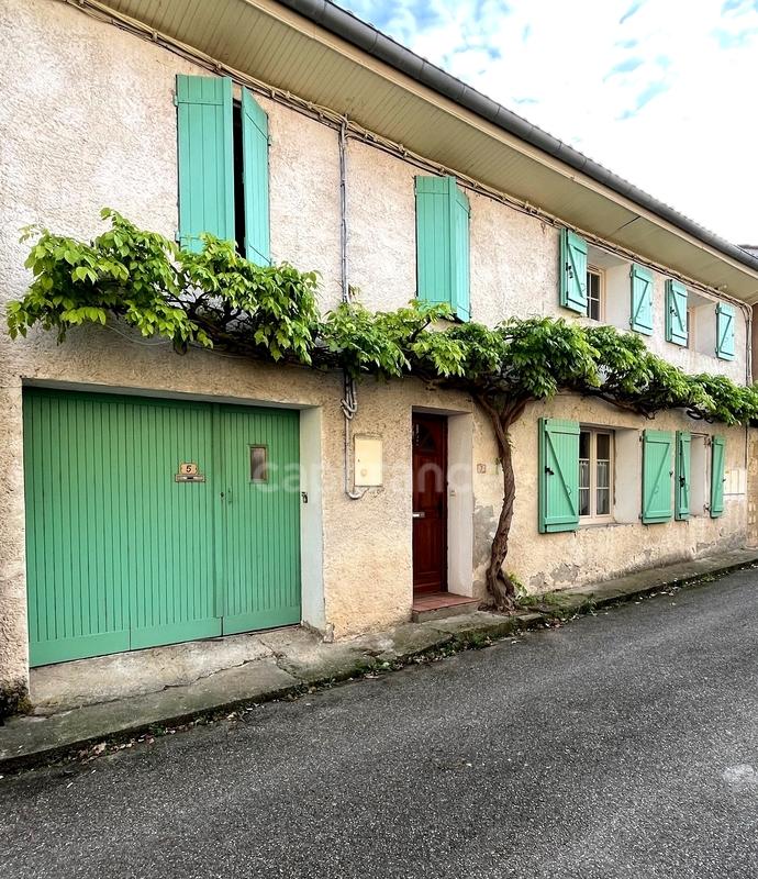 Maison - 232 m² - 7 pièces