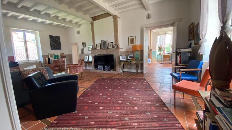 Maison - 560 m² - 13 pièces