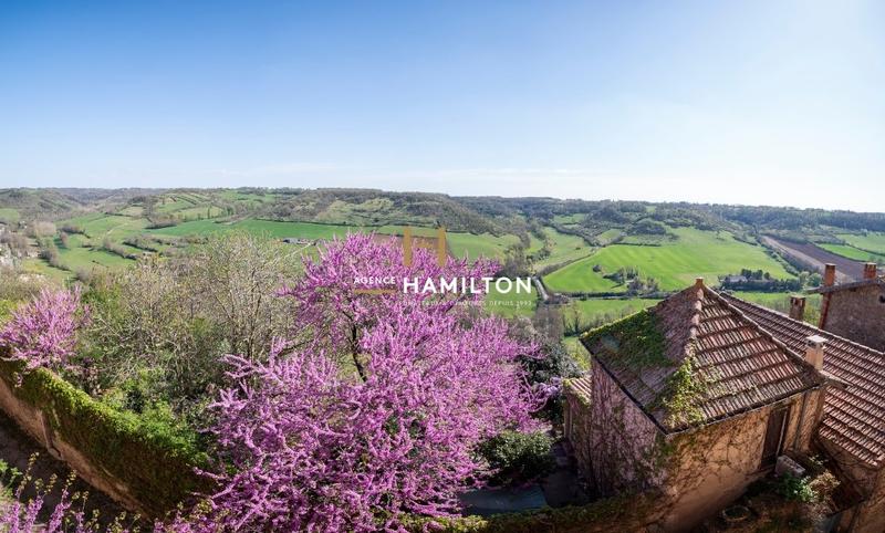 Demeure - 325 m² - 8 pièces