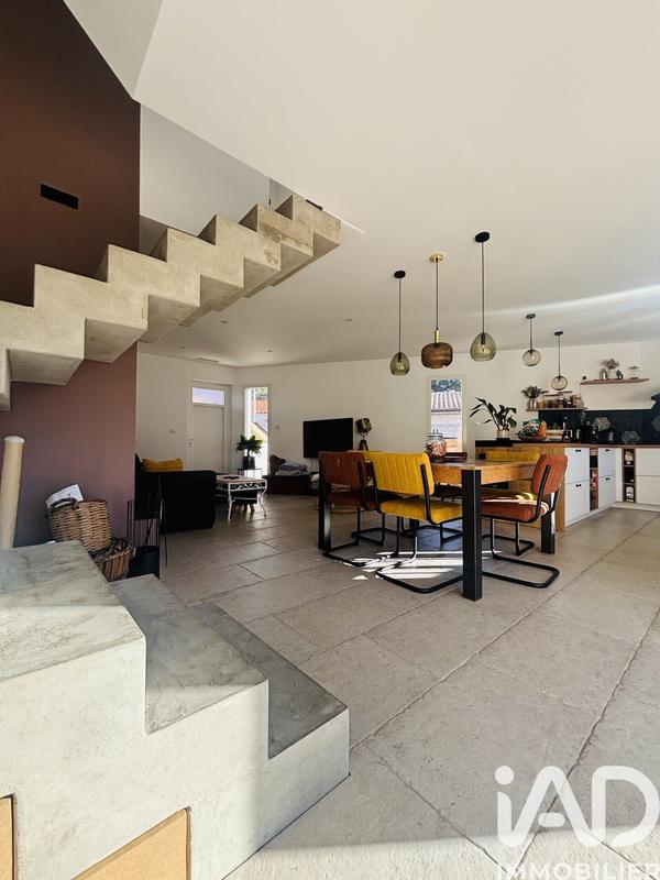 Maison - 107 m² - 5 pièces