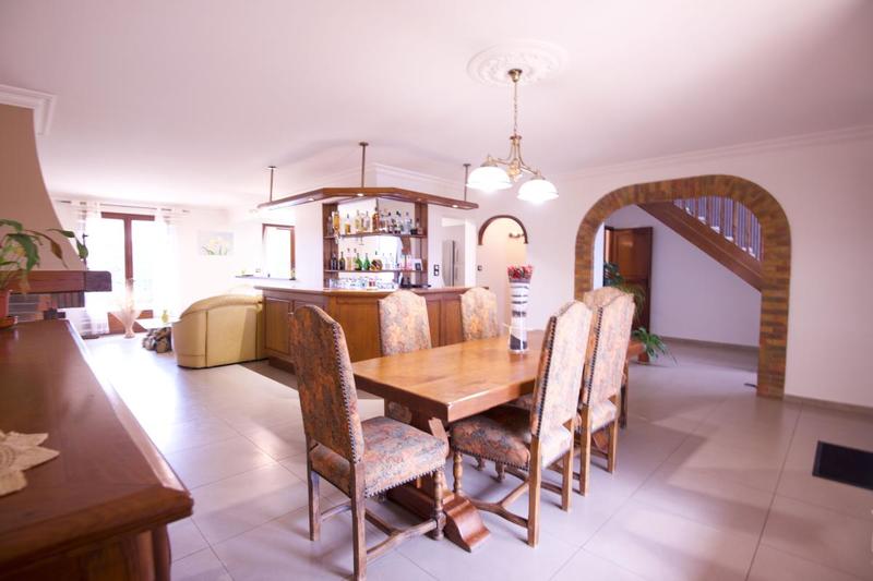 Maison - 187 m² - 7 pièces