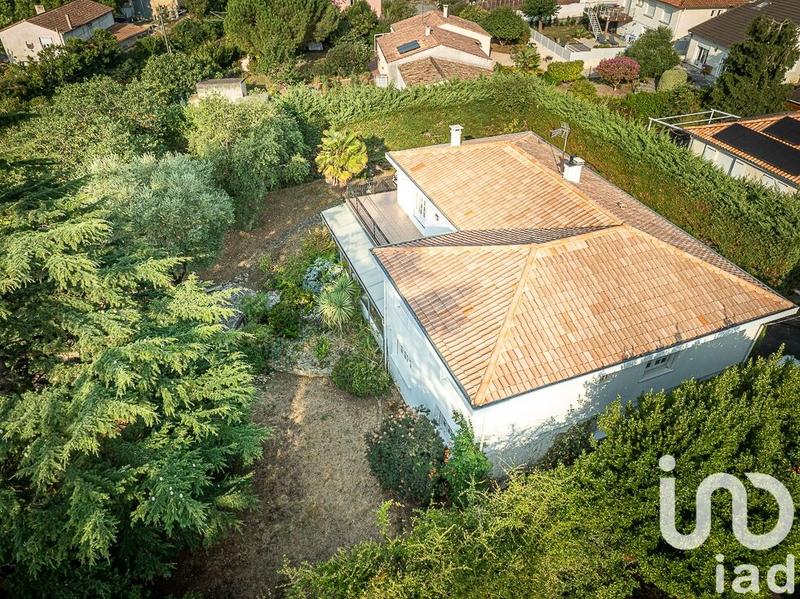 Maison - 242 m² - 7 pièces