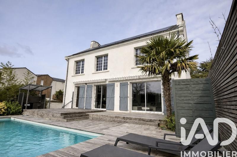 Maison - 196 m² - 7 pièces