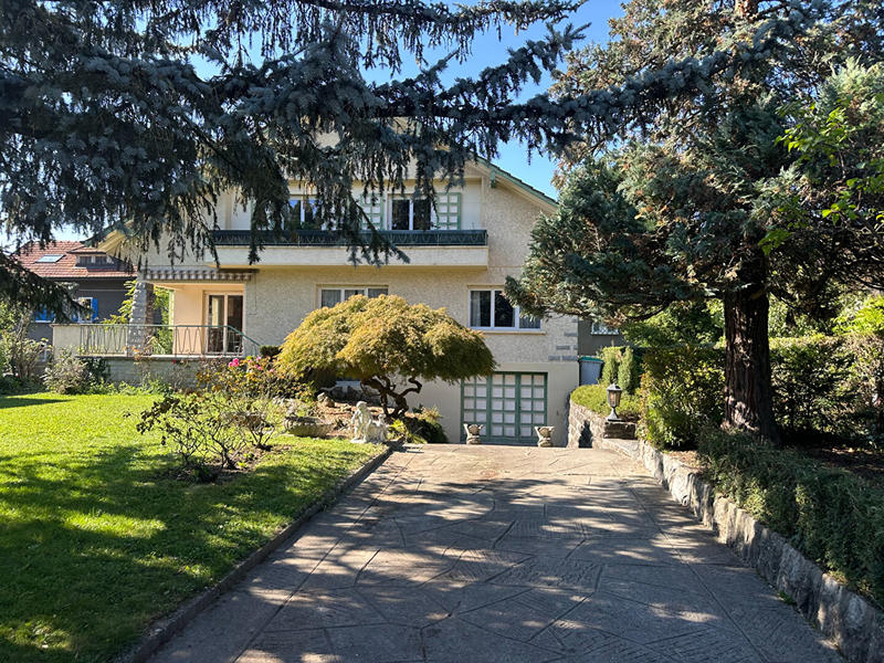 Maison - 231 m² - 6 pièces