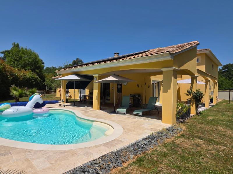 Maison - 215 m² - 9 pièces