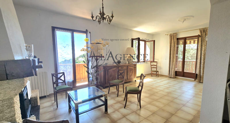 Maison - 210 m² - 6 pièces