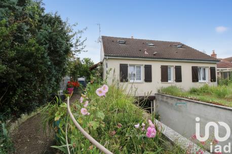 Maison - 97 m² - 5 pièces