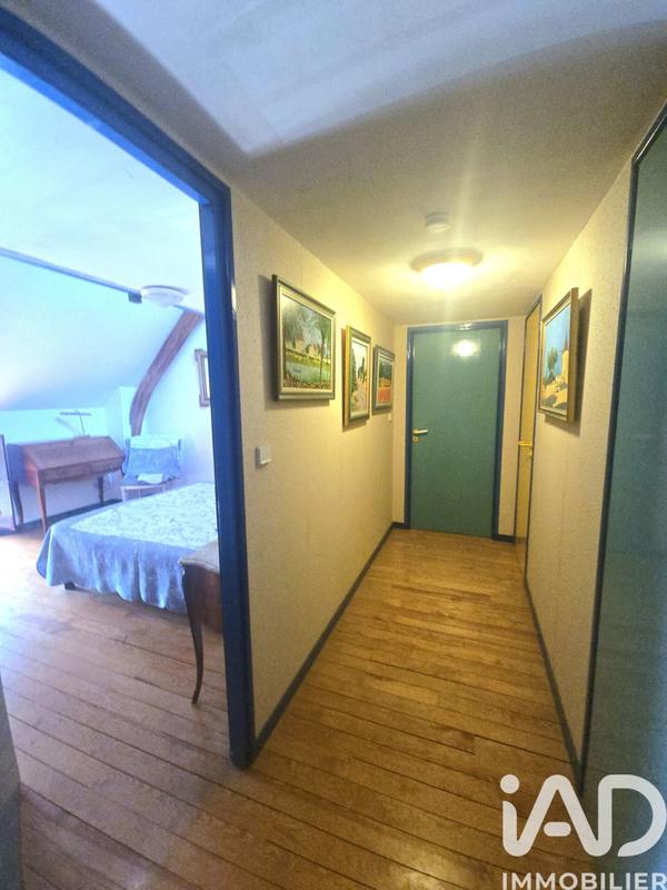 Maison - 253 m² - 8 pièces