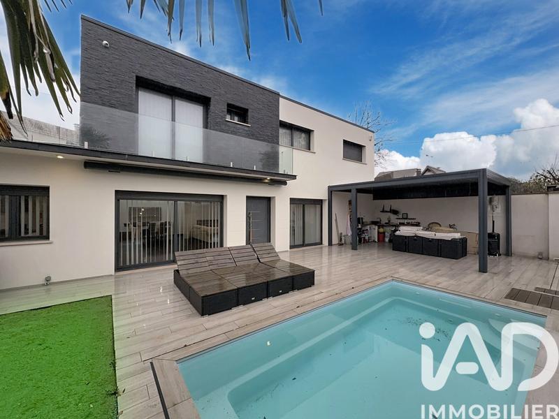 Maison - 187 m² - 6 pièces