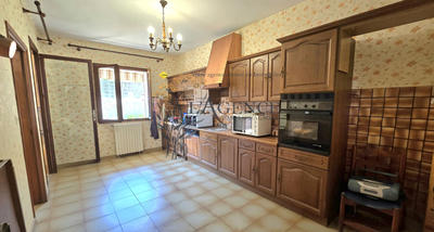 Maison - 210 m² - 6 pièces
