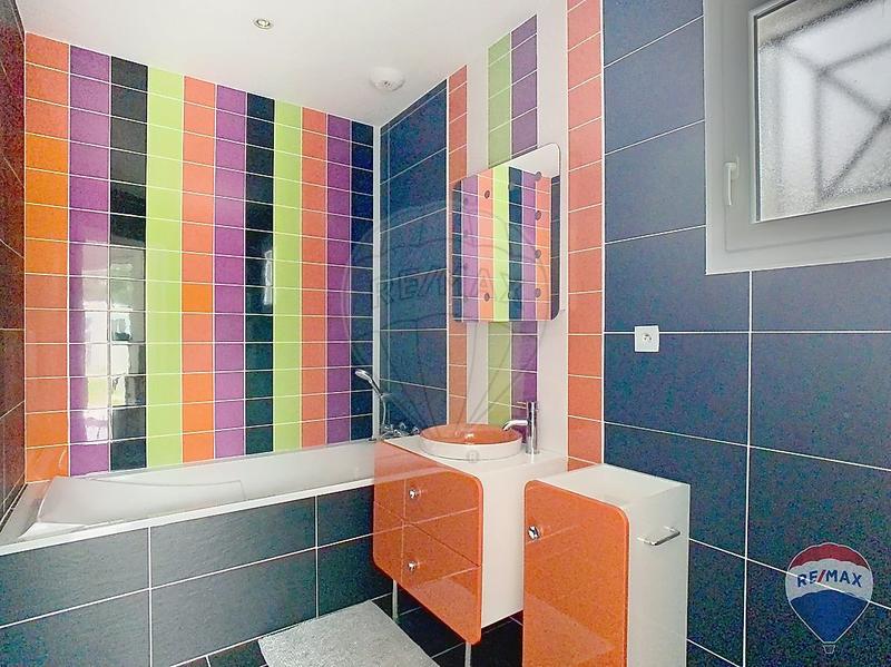 Maison - 111 m² - 6 pièces