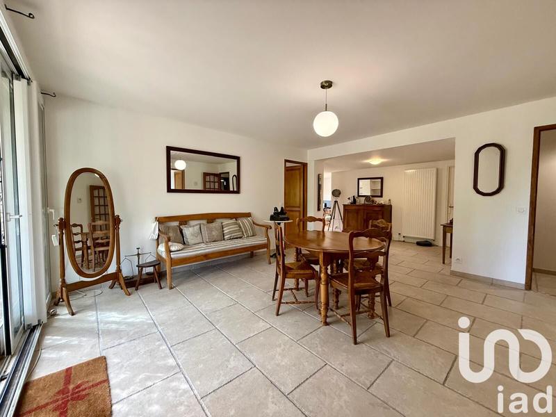 Maison - 210 m² - 11 pièces