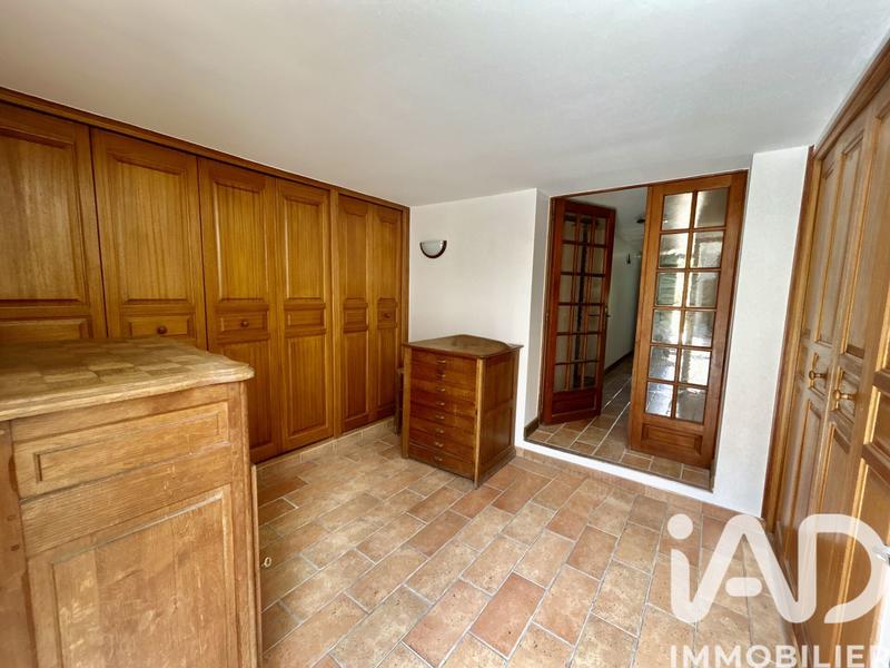 Maison - 229 m² - 8 pièces