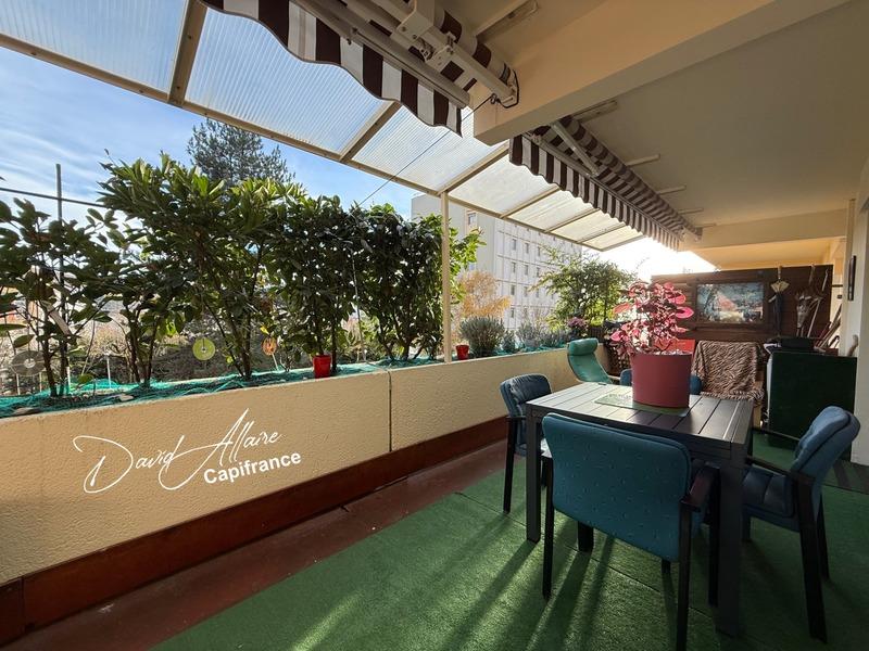 Appartement - 77 m² - 3 pièces