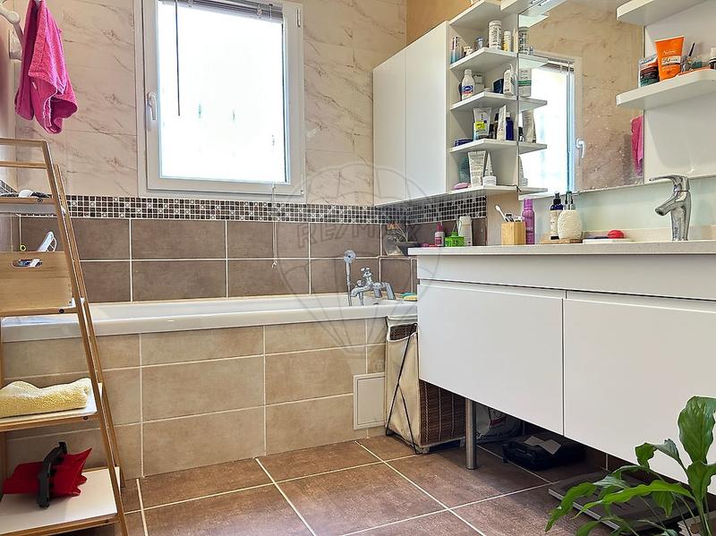 Maison - 193 m² - 6 pièces