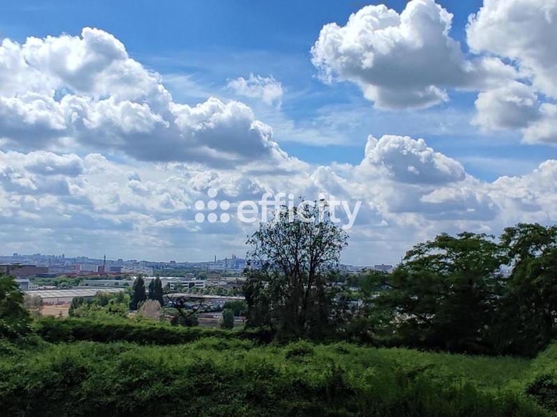 Appartement - 100 m² - 5 pièces