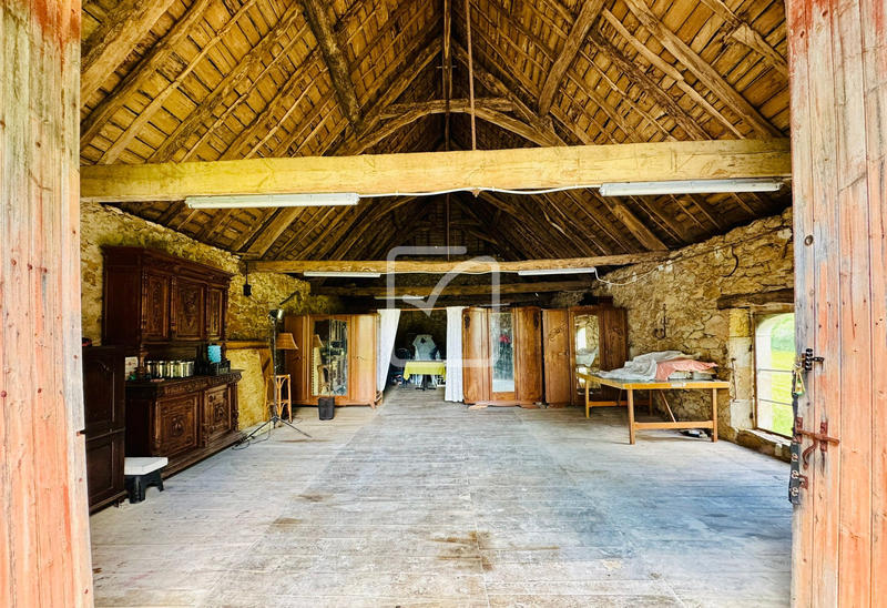 Propriété - 537 m² - 18 pièces