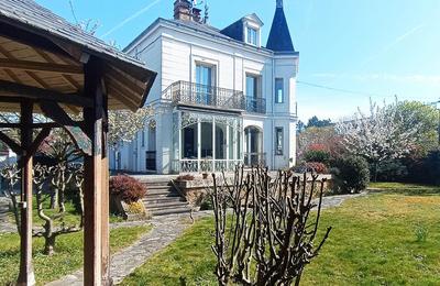 Maison - 299 m² - 10 pièces