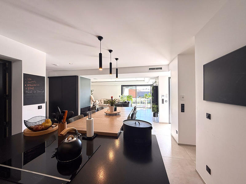 Maison - 140 m² - 5 pièces