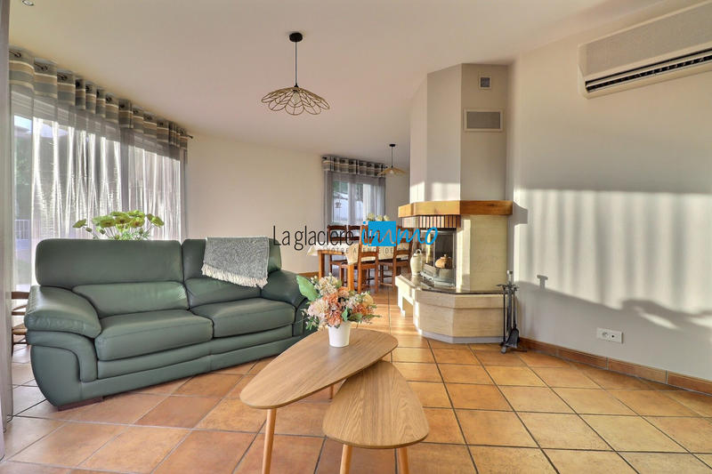 Maison traditionnelle - 155 m² - 6 pièces