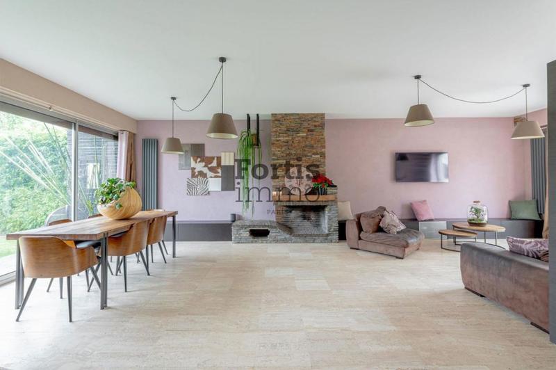 Maison - 226 m² - 9 pièces