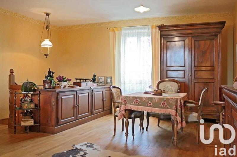 Maison - 220 m² - 9 pièces