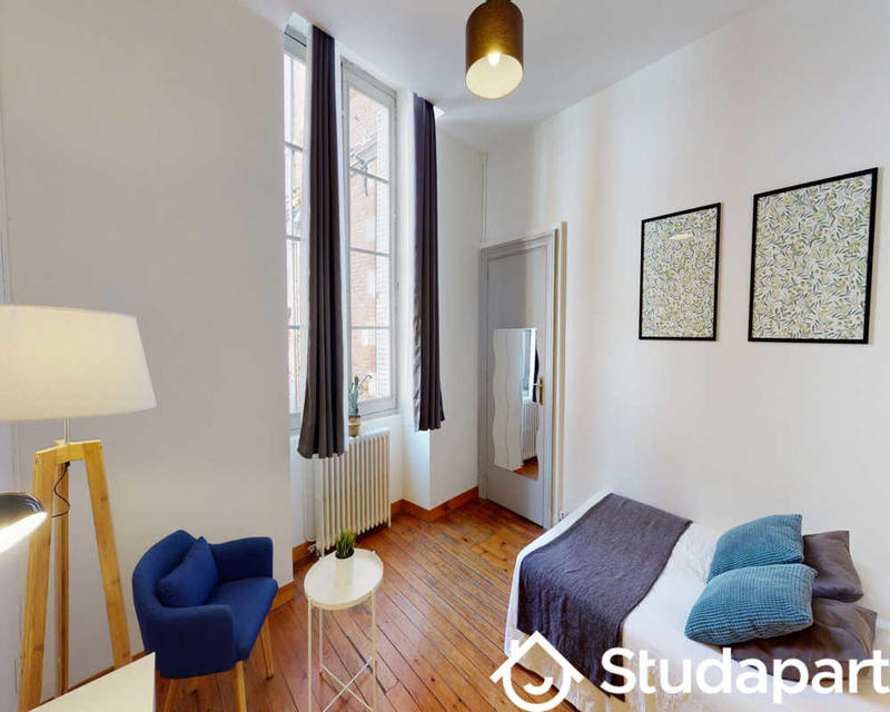 Chambre - 120 m² - 1 pièce