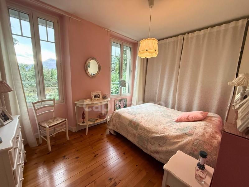 Maison - 195 m² - 9 pièces