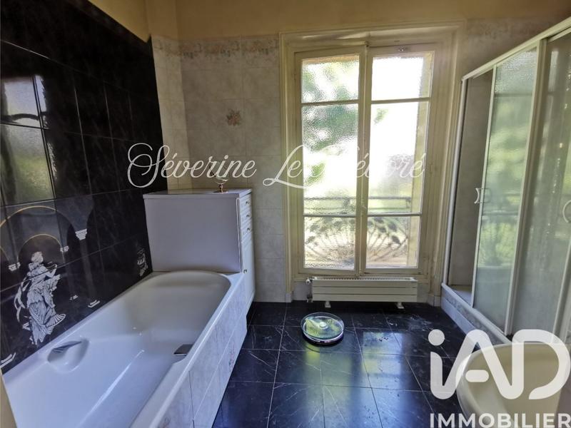 Maison - 245 m² - 10 pièces