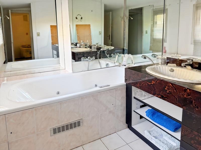 Maison - 263 m² - 6 pièces