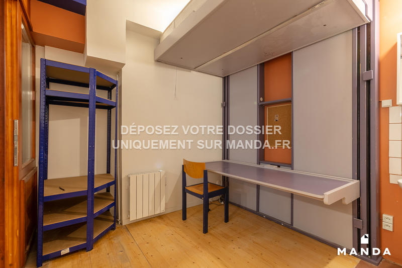 Chambre - 10 m² - 12 pièces
