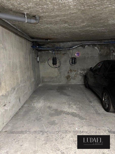 Parking / Garage - 10 m²