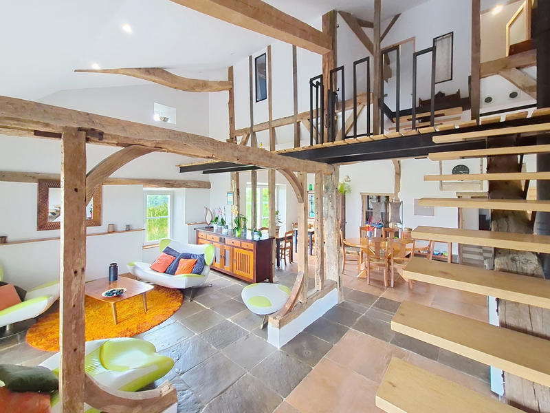 Maison - 270 m² - 11 pièces